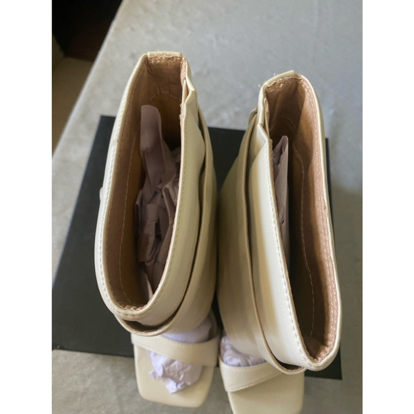 Women's Azalea Wang Dana-Bone wedge booties White, Size 7.5 - Picture 9 of 10